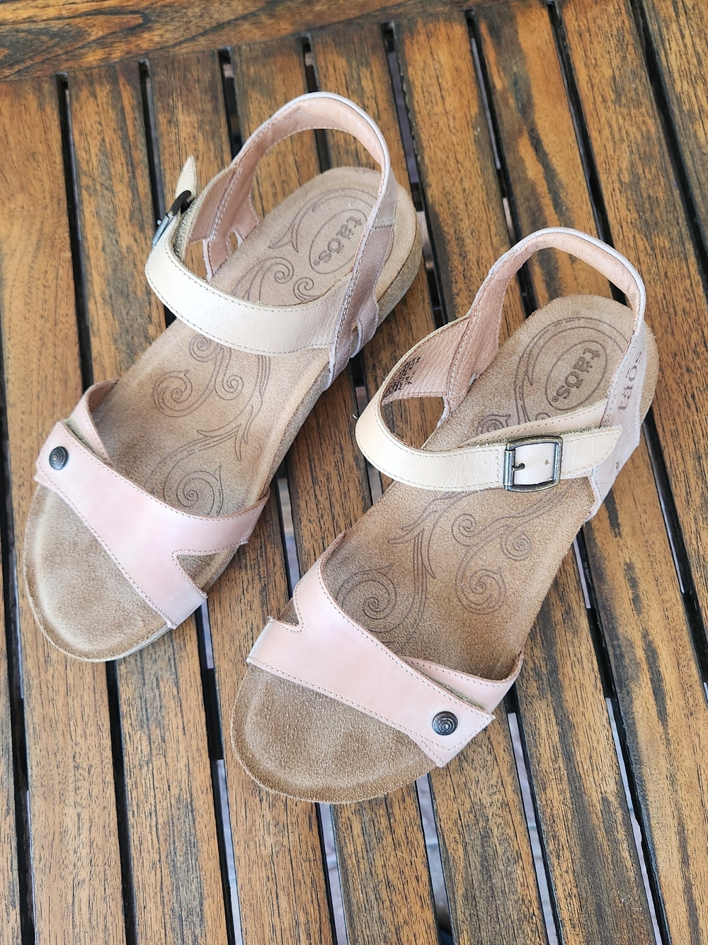 Women's Taos Footwear Sadie Sandals Dual-Strap Buckle Blush-Tan Size 7-7.5 Comfy - Picture 2 of 13